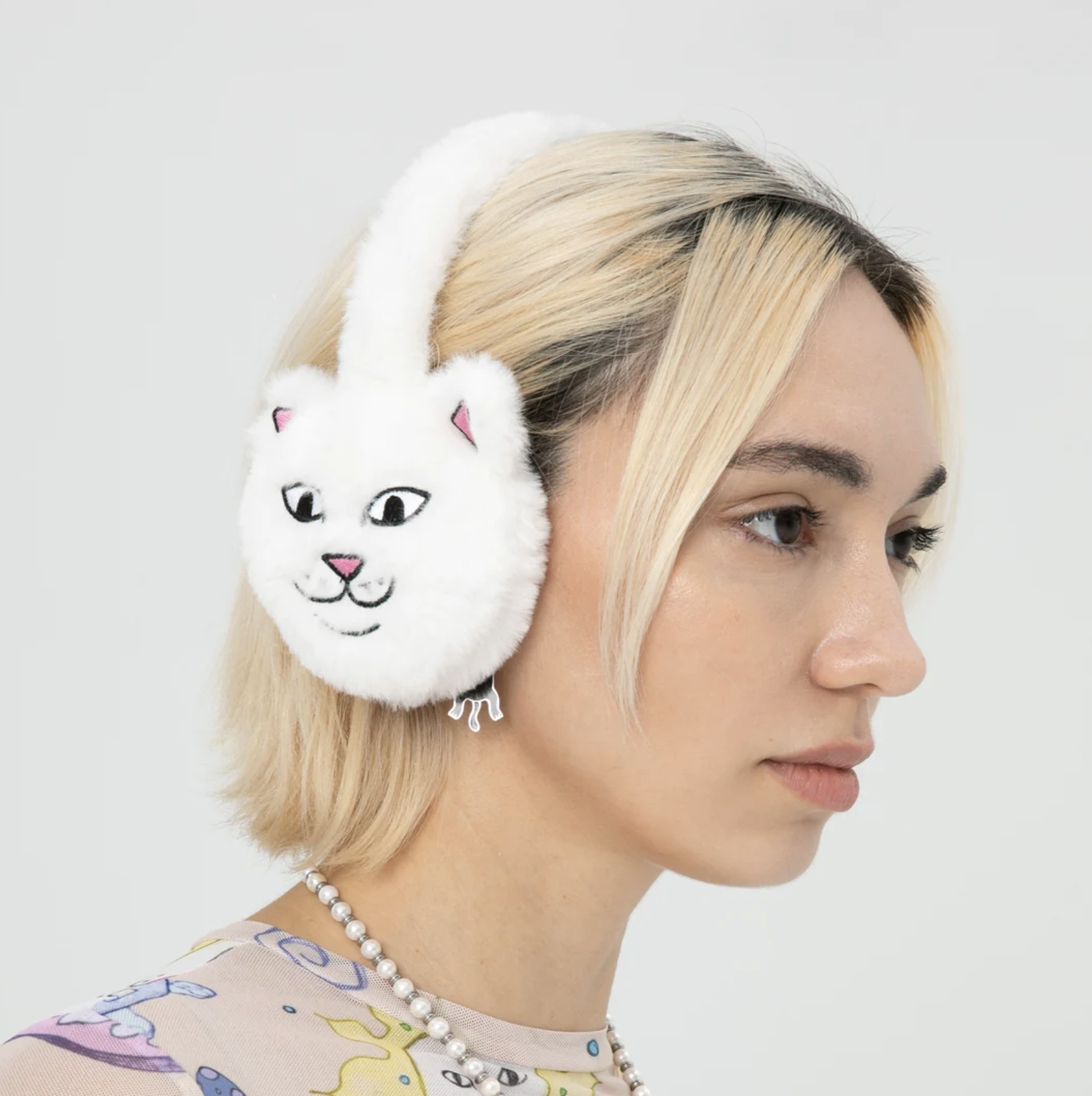 Теплые Уши RIPNDIP Lord Nermal Sherpa Earmuffs White купить в Бордшоп#1